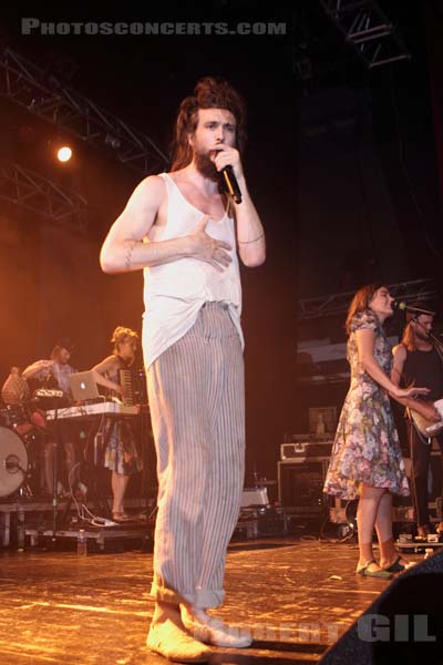 EDWARD SHARPE AND THE MAGNETIC ZEROS - 2013-07-08 - PARIS - Le Trianon - 